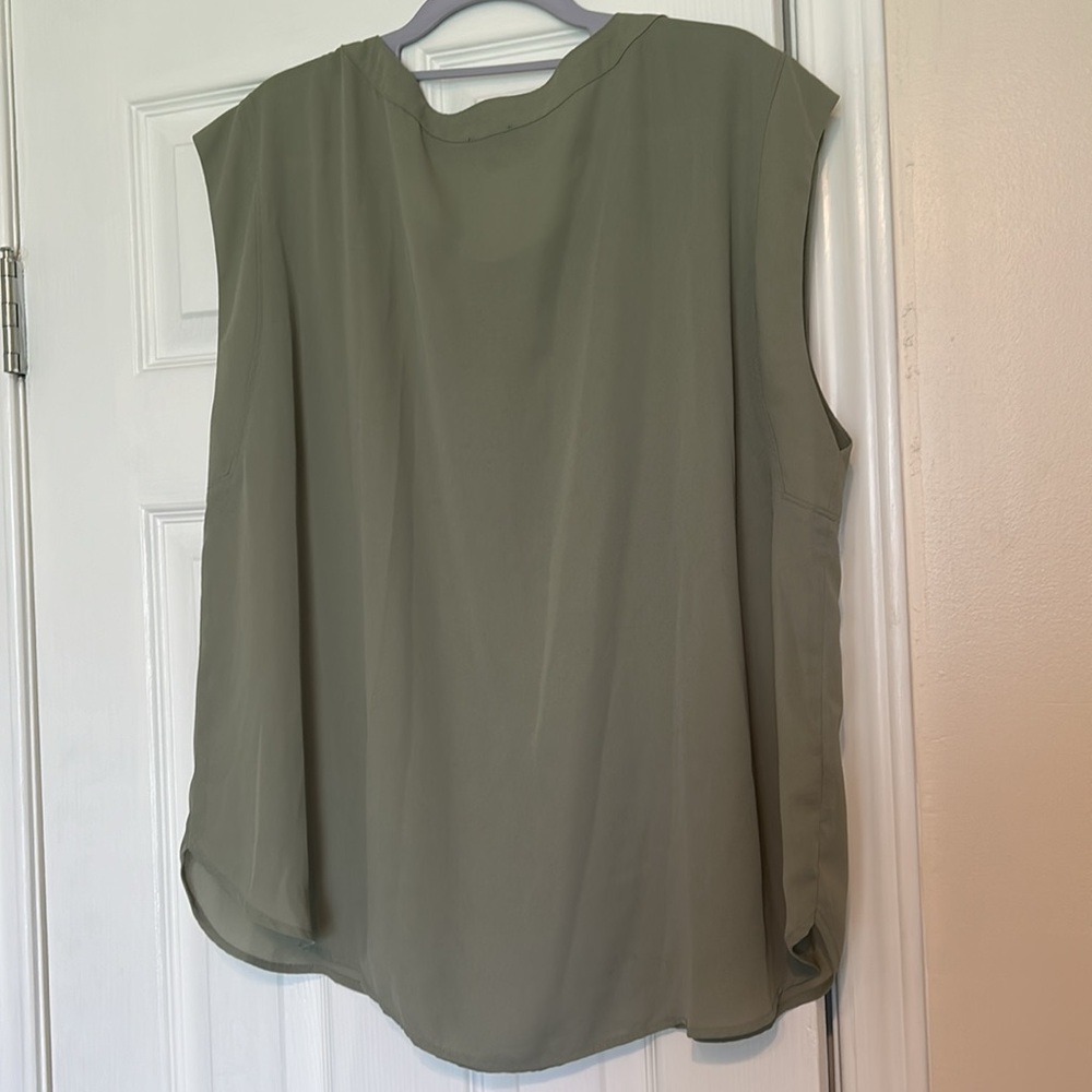Ann Taylor Factory Blouse Sleeveless XL Sage Color - Picture 5 of 9